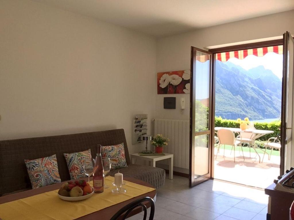 Irina'S House With View On Like And Swimming Pool Apartment Riva di Solto Exterior foto