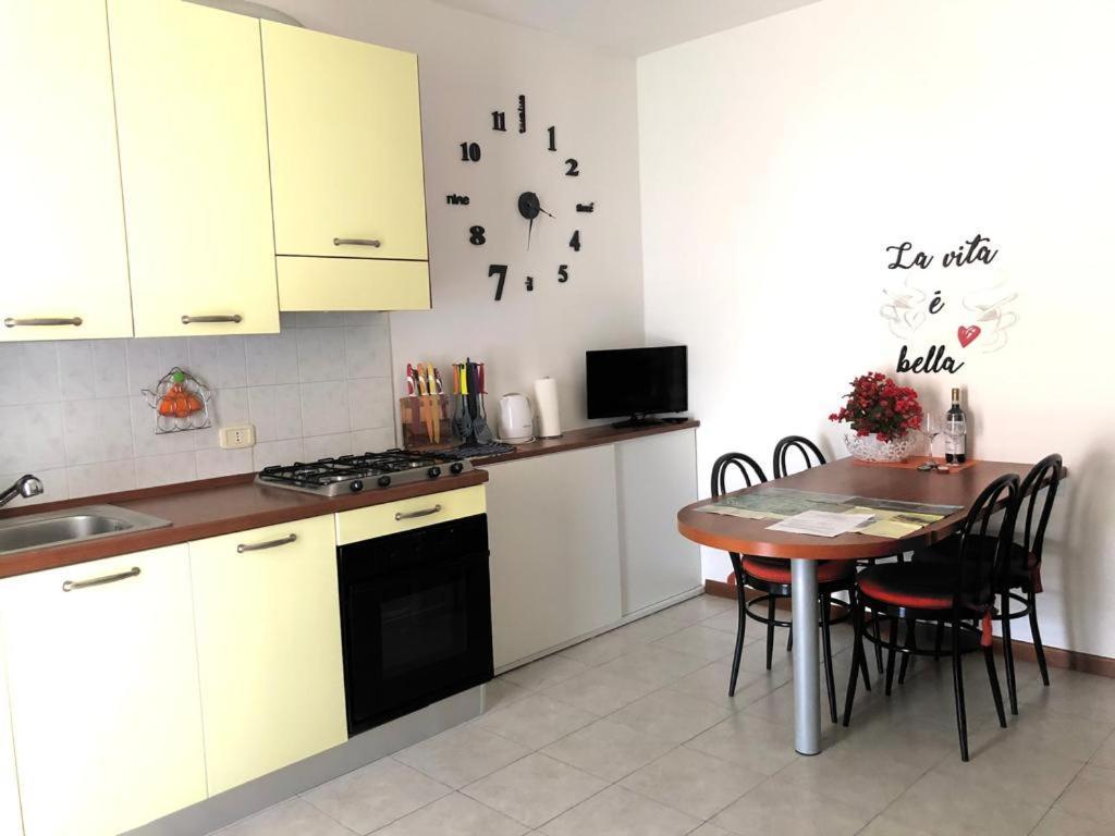 Irina'S House With View On Like And Swimming Pool Apartment Riva di Solto Exterior foto